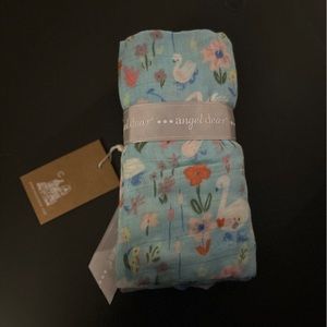 NWT Angel Dear Swaddle